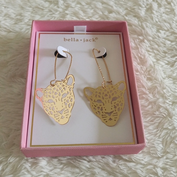 bella jack Laser Cut Leopard🐆 Head Earrings - Picture 13 of 13